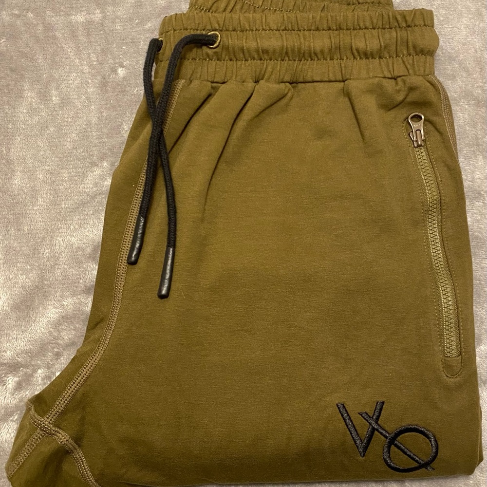 Vanquish Joggers